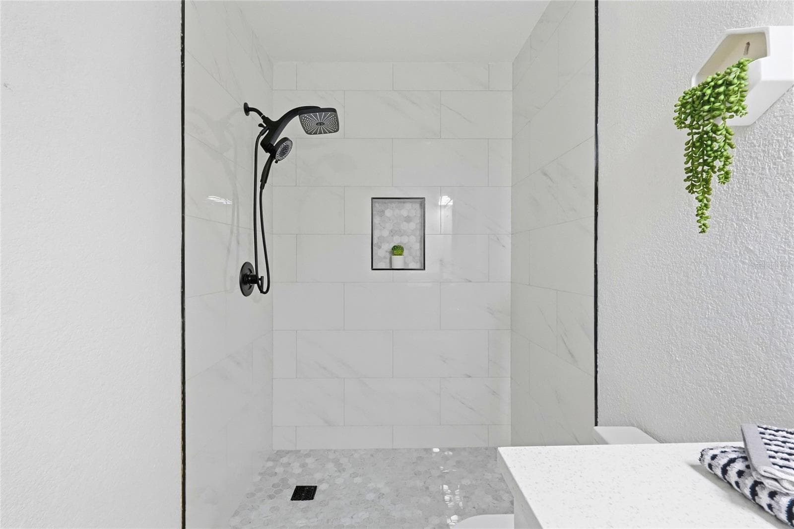 2nd Bathroom features a Walk-In Shower (no tub). - 1721 DORCHESTER RD, CLEARWATER