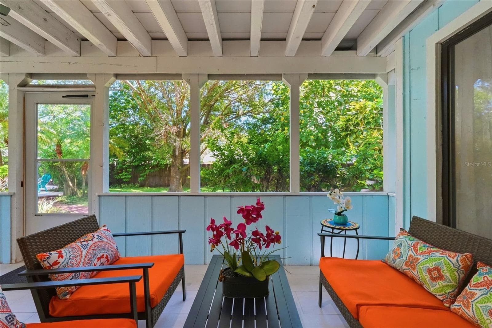 Spectacular Indoor/Outdoor Living! - 1721 DORCHESTER RD, CLEARWATER