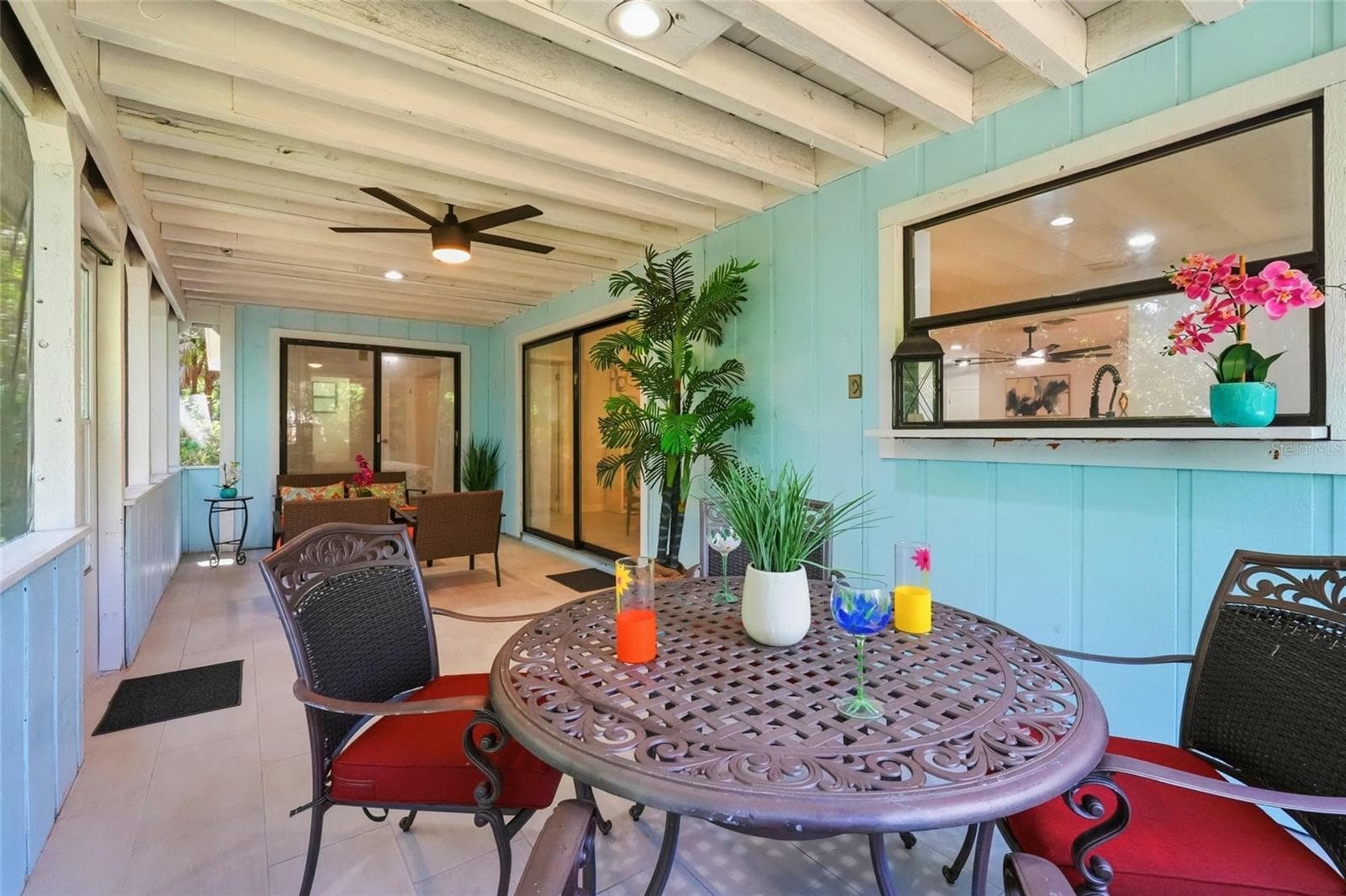 Spectacular Indoor/Outdoor Living! - 1721 DORCHESTER RD, CLEARWATER