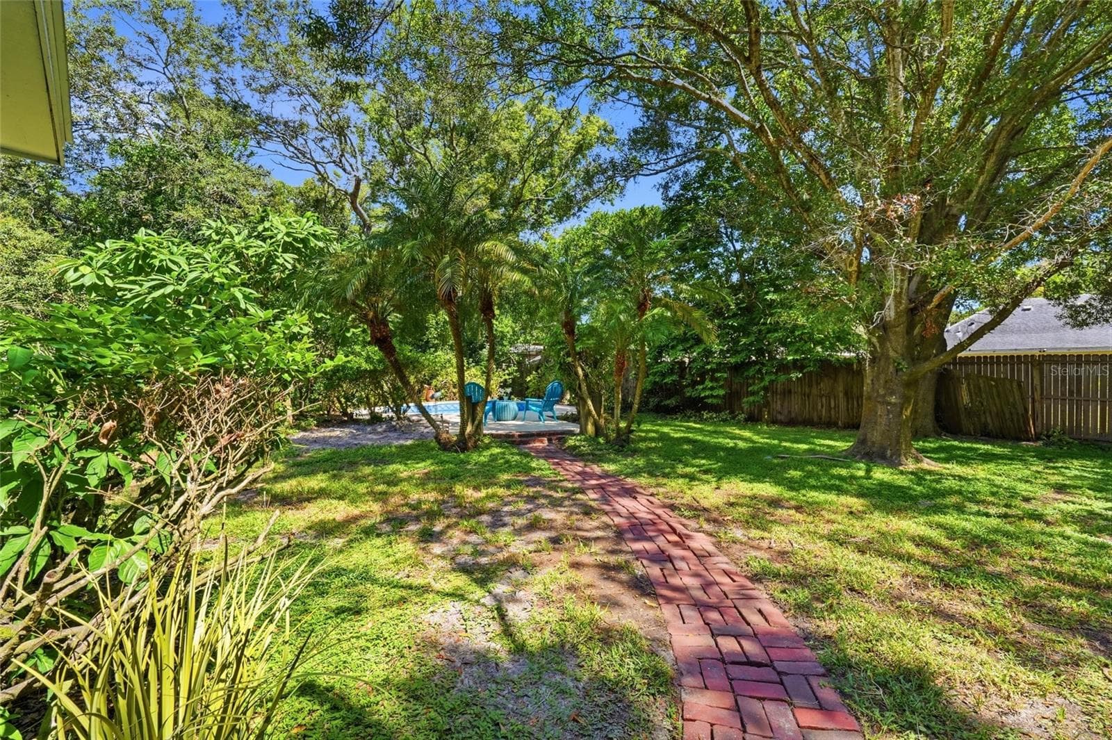 Charming Pavers lead to your Private Pool - 1721 DORCHESTER RD, CLEARWATER
