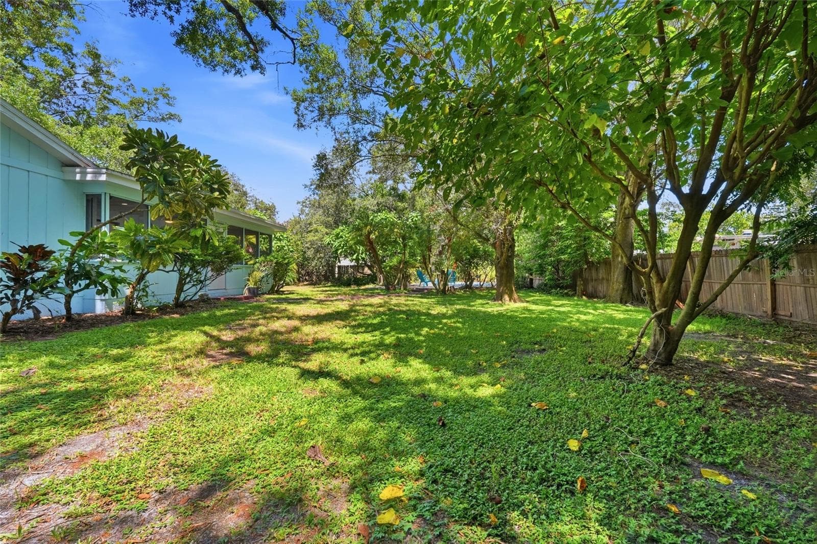Lush, Tropical Landscaping Provides a Serene and Peaceful Setting! - 1721 DORCHESTER RD, CLEARWATER
