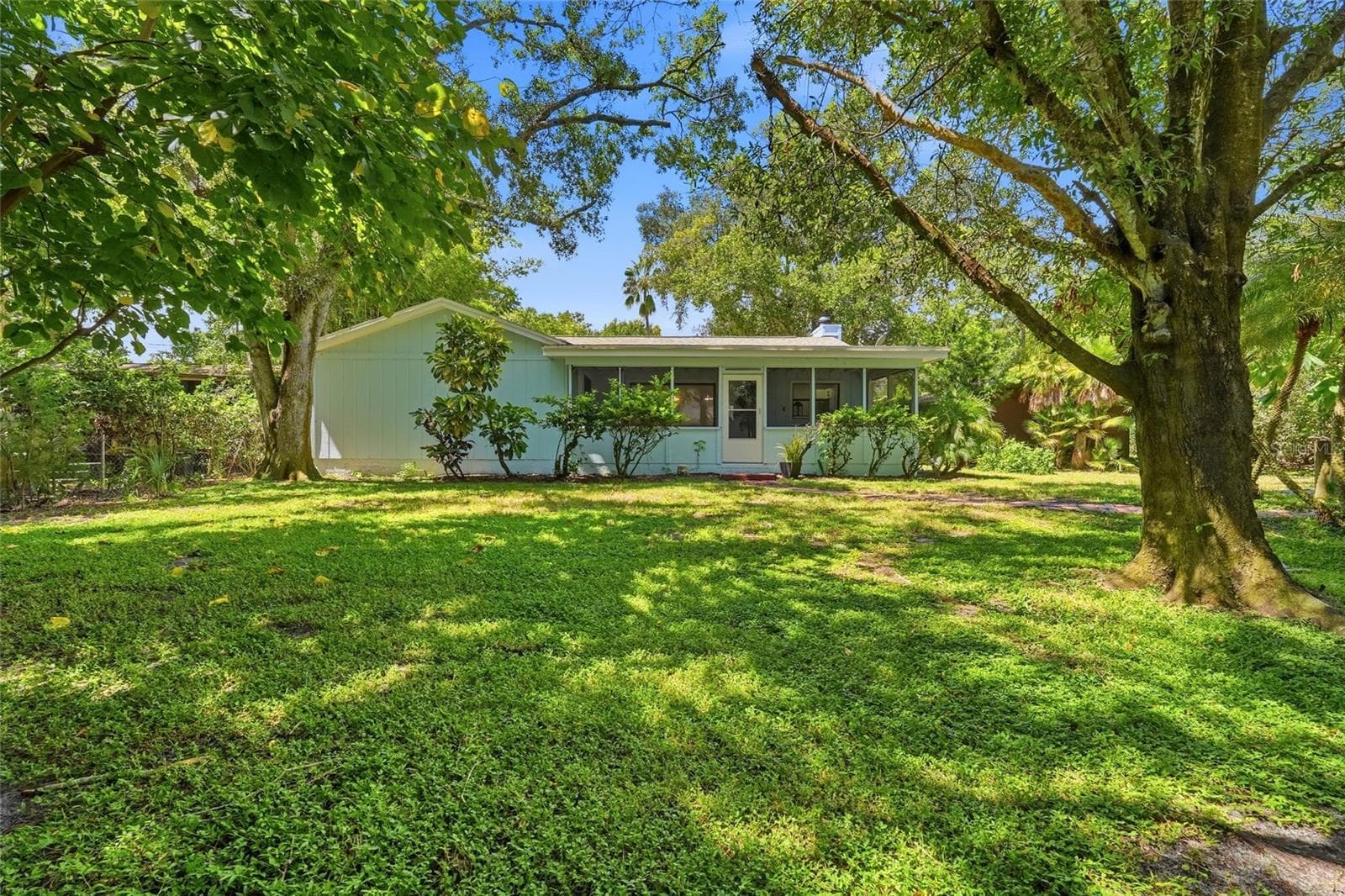 Lush, Tropical Landscaping Provides a Serene and Peaceful Setting! - 1721 DORCHESTER RD, CLEARWATER