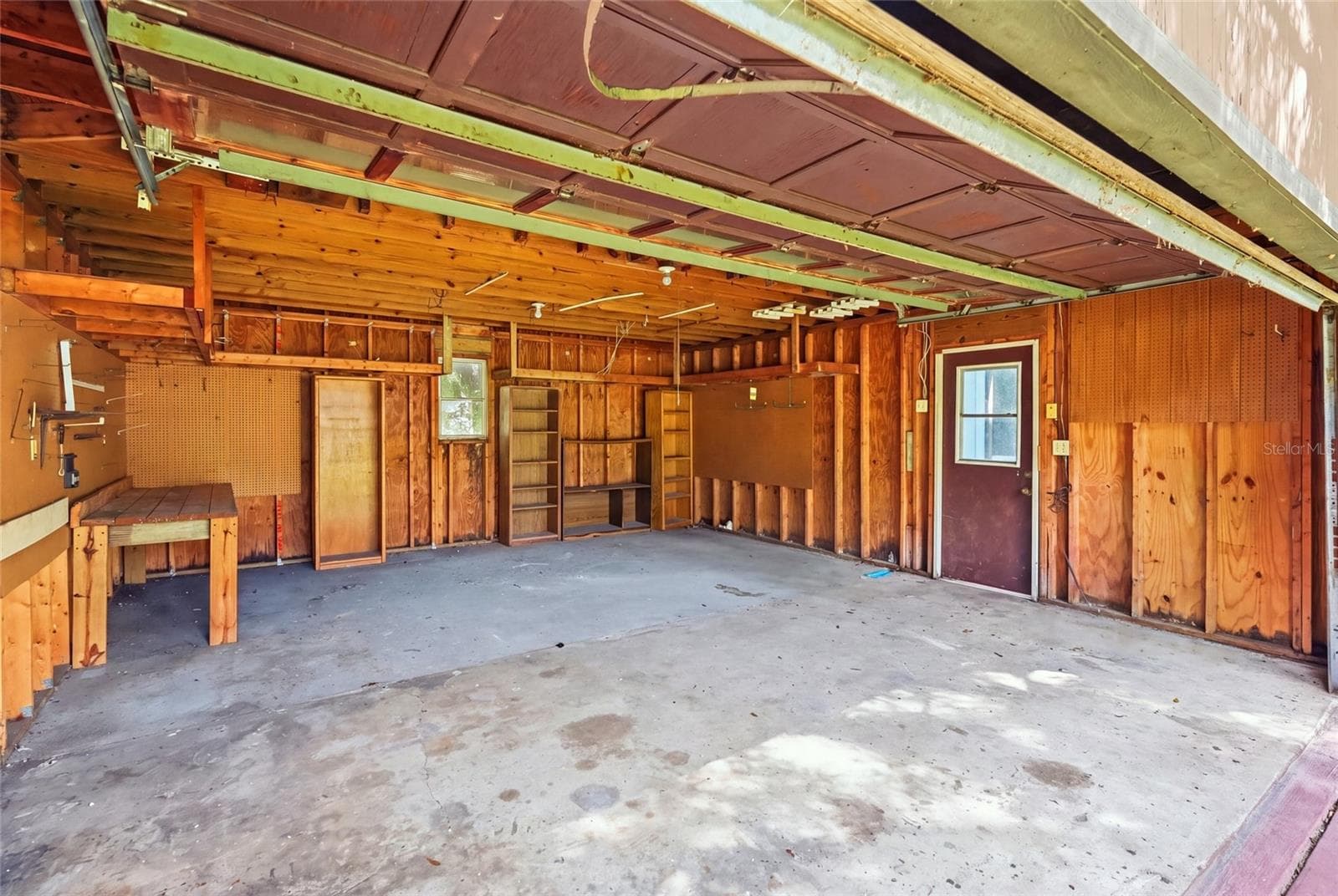 Many Possibilities to Customize Your Garage, or simply use for Storage! - 1721 DORCHESTER RD, CLEARWATER