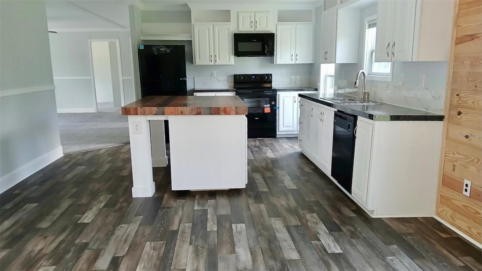 Manufactured Home at 2617 NW 58TH AVE, JENNINGS, photo 5 of 29