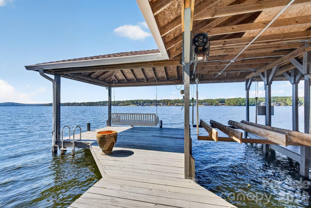 boat house - 148 Forest Lake Court, Mount Gilead