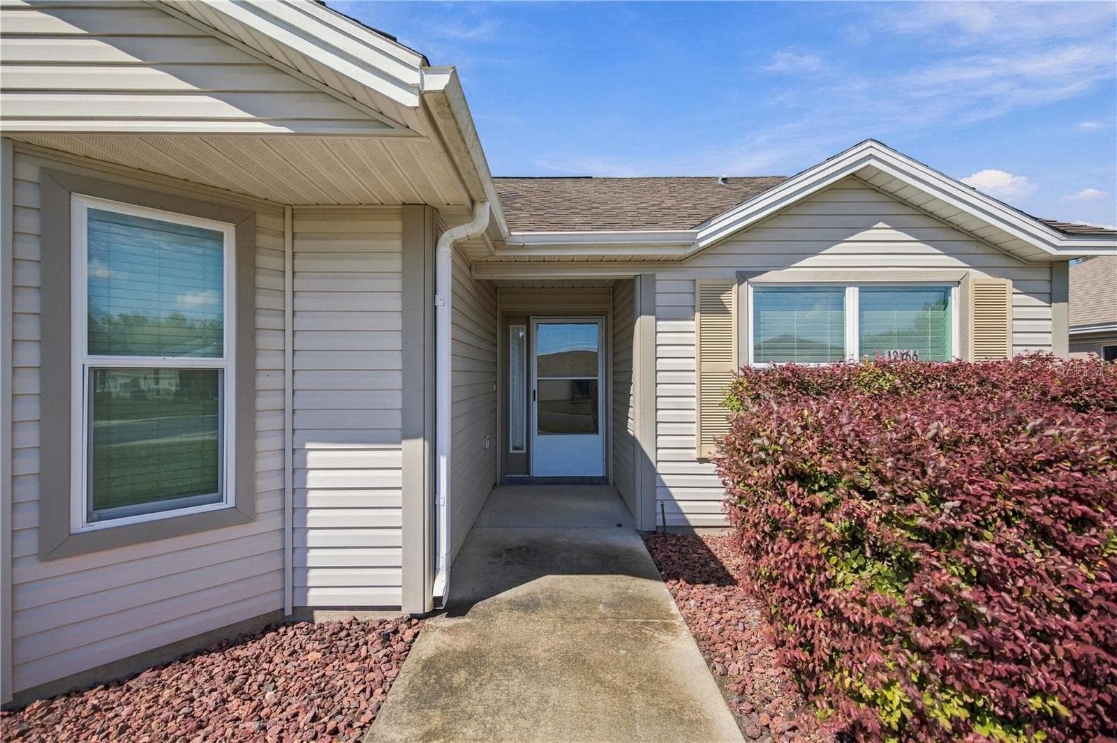 Single Family Residence at 12166 NE 51ST CIR, OXFORD, photo 2 of 33