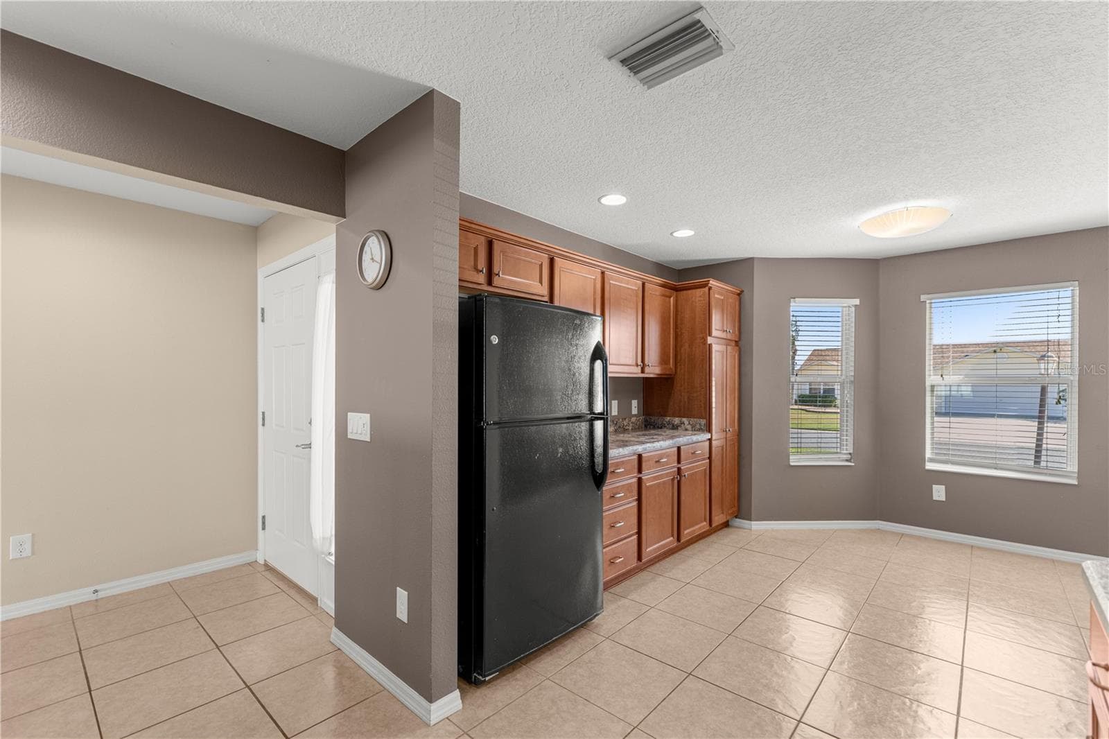 Kitchen - 12166 NE 51ST CIR, OXFORD