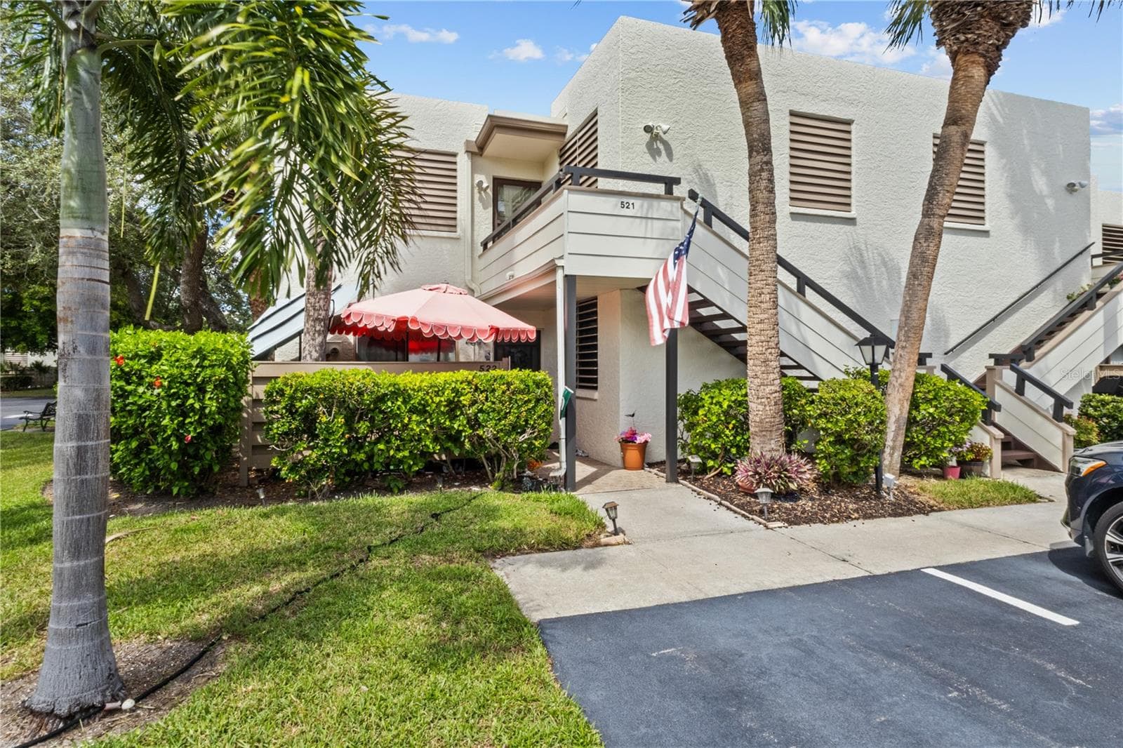 Front Entrance - 521 LAKESIDE DR, BRADENTON