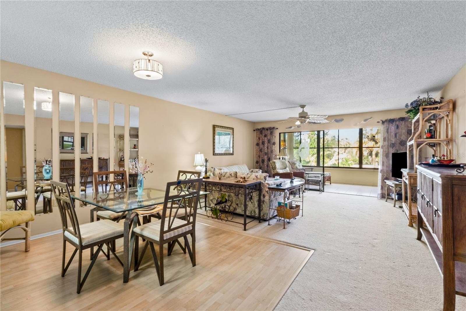 Living Dining Area - 521 LAKESIDE DR, BRADENTON