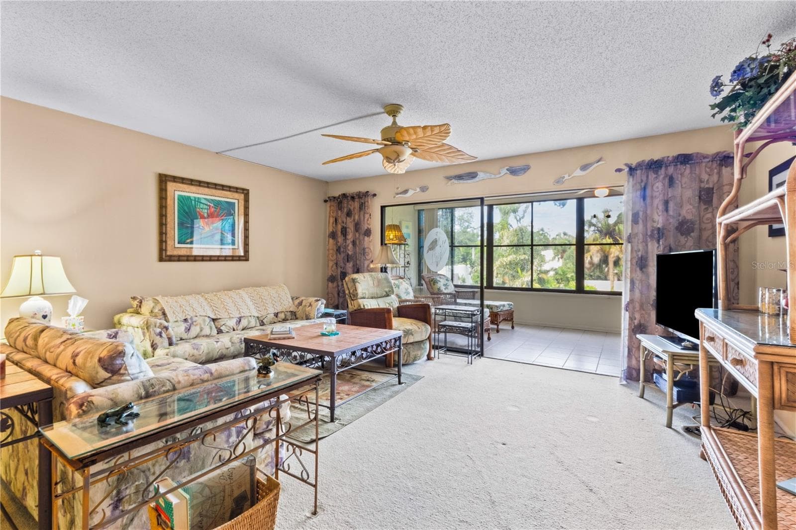 Dining - Living Room - 521 LAKESIDE DR, BRADENTON