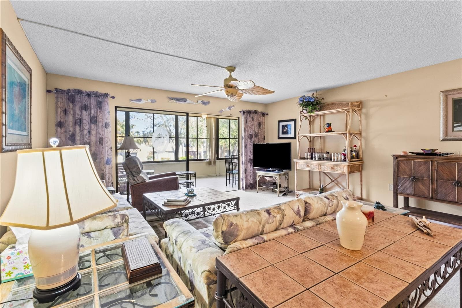 Dining - Living Room - 521 LAKESIDE DR, BRADENTON