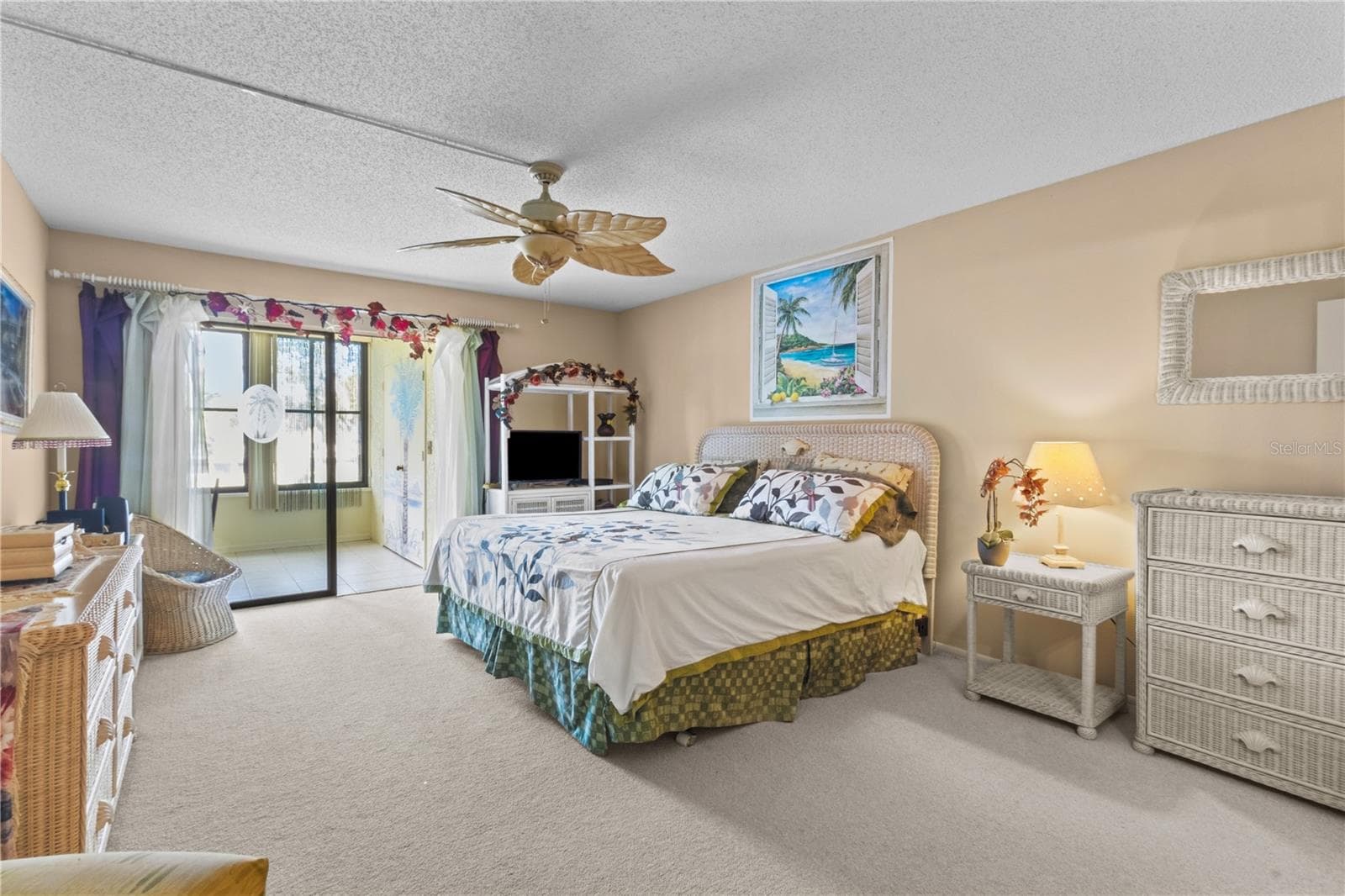 Primary Bedroom - 521 LAKESIDE DR, BRADENTON
