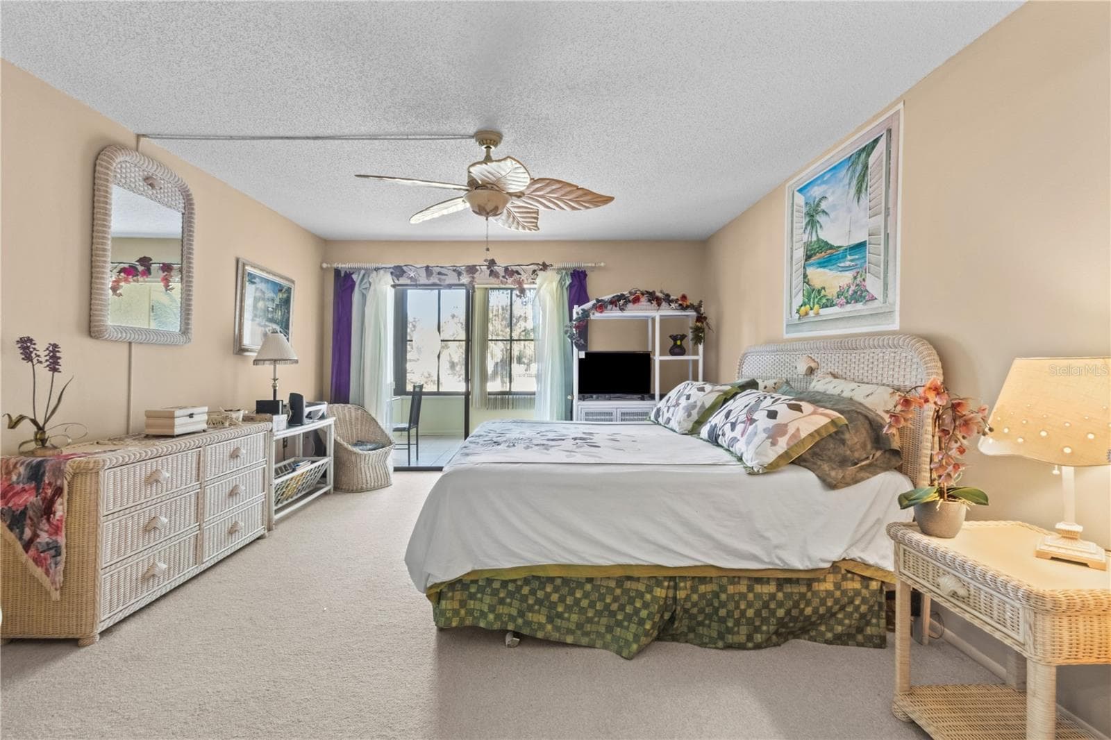 Primary Bedroom - 521 LAKESIDE DR, BRADENTON