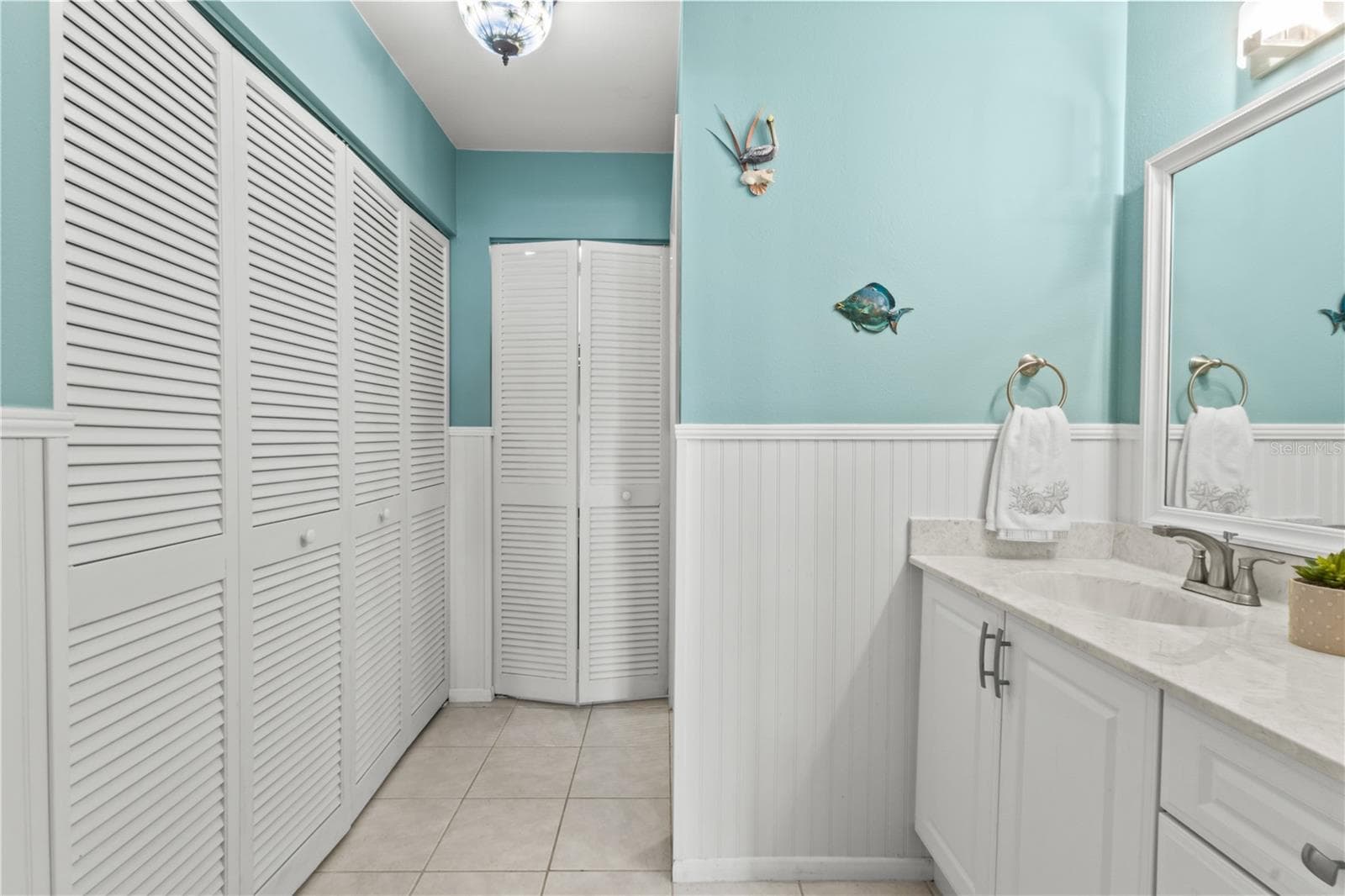 Primary Bathroom with 2 closets - 521 LAKESIDE DR, BRADENTON