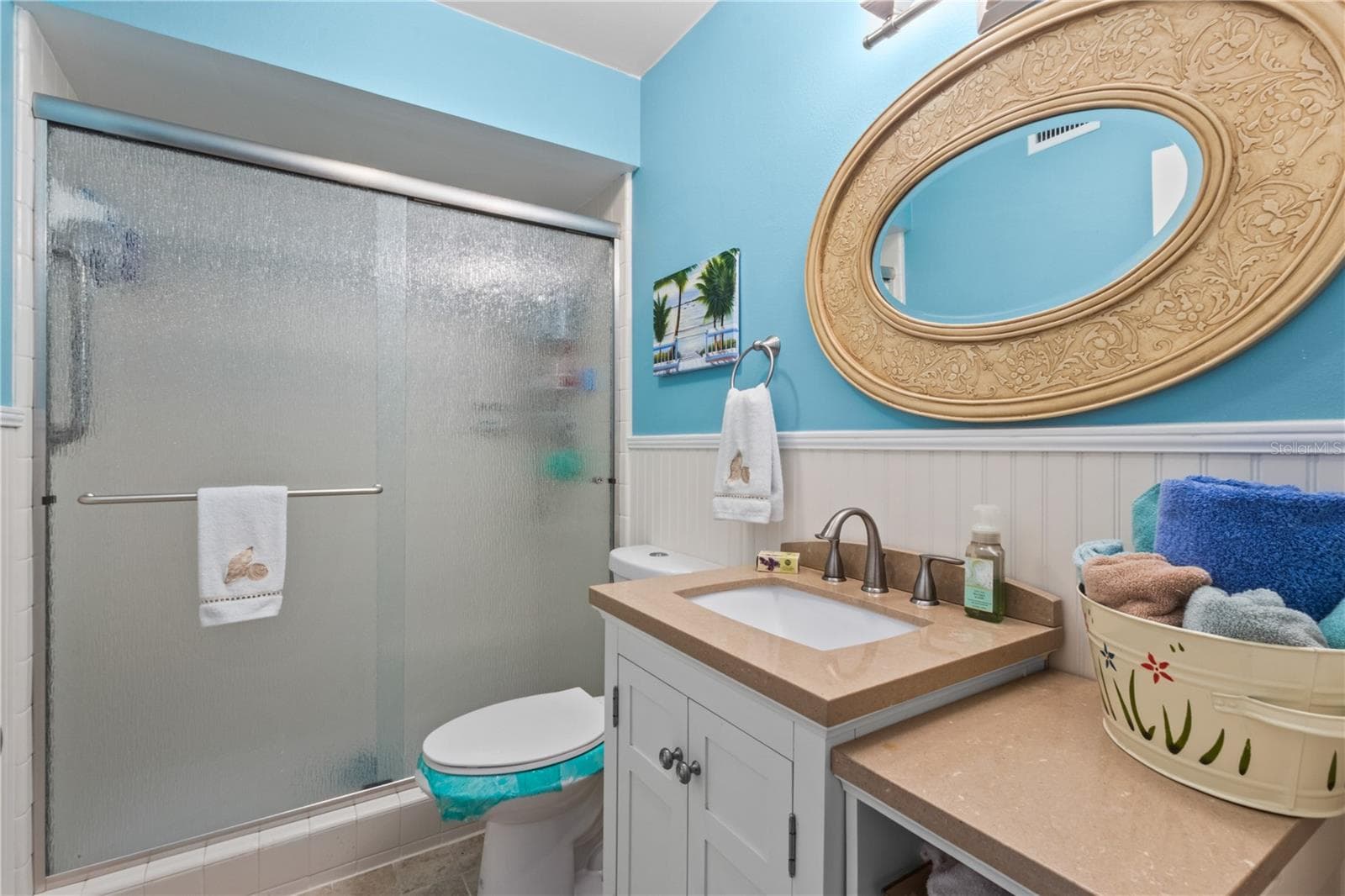 2nd Bathroom - 521 LAKESIDE DR, BRADENTON