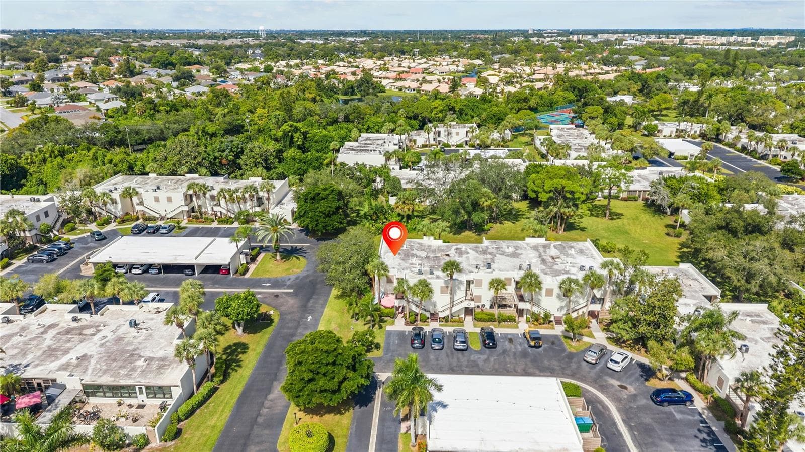 Condominium at 521 LAKESIDE DR, BRADENTON, photo 32 of 41
