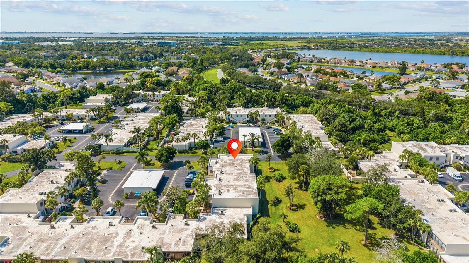Condominium at 521 LAKESIDE DR, BRADENTON, photo 33 of 41