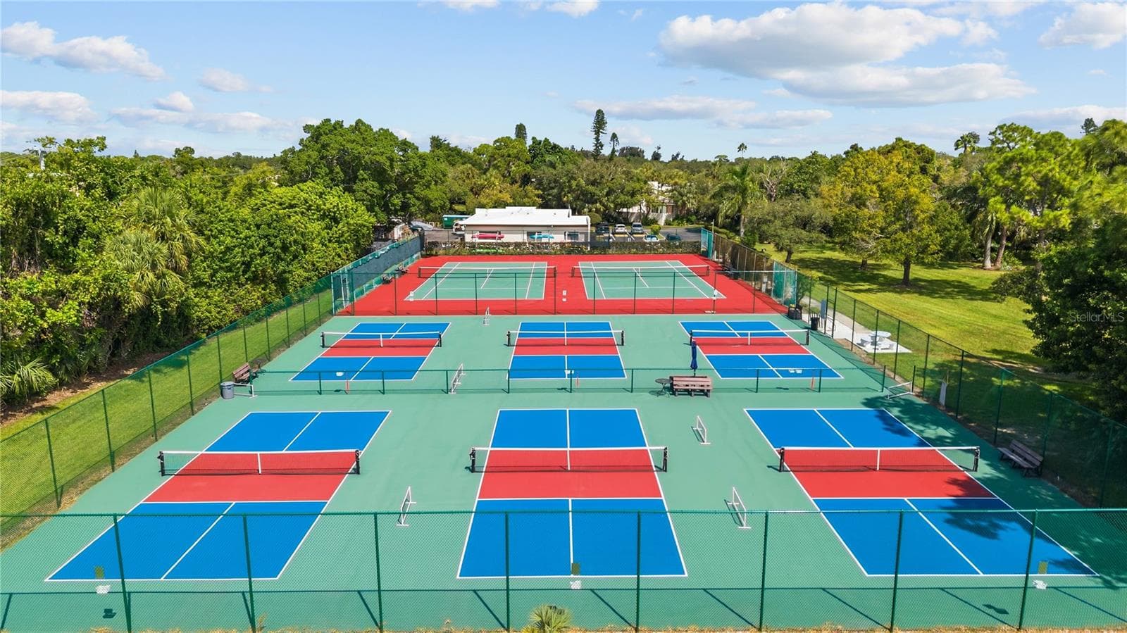 Tennis Pickleball - 521 LAKESIDE DR, BRADENTON