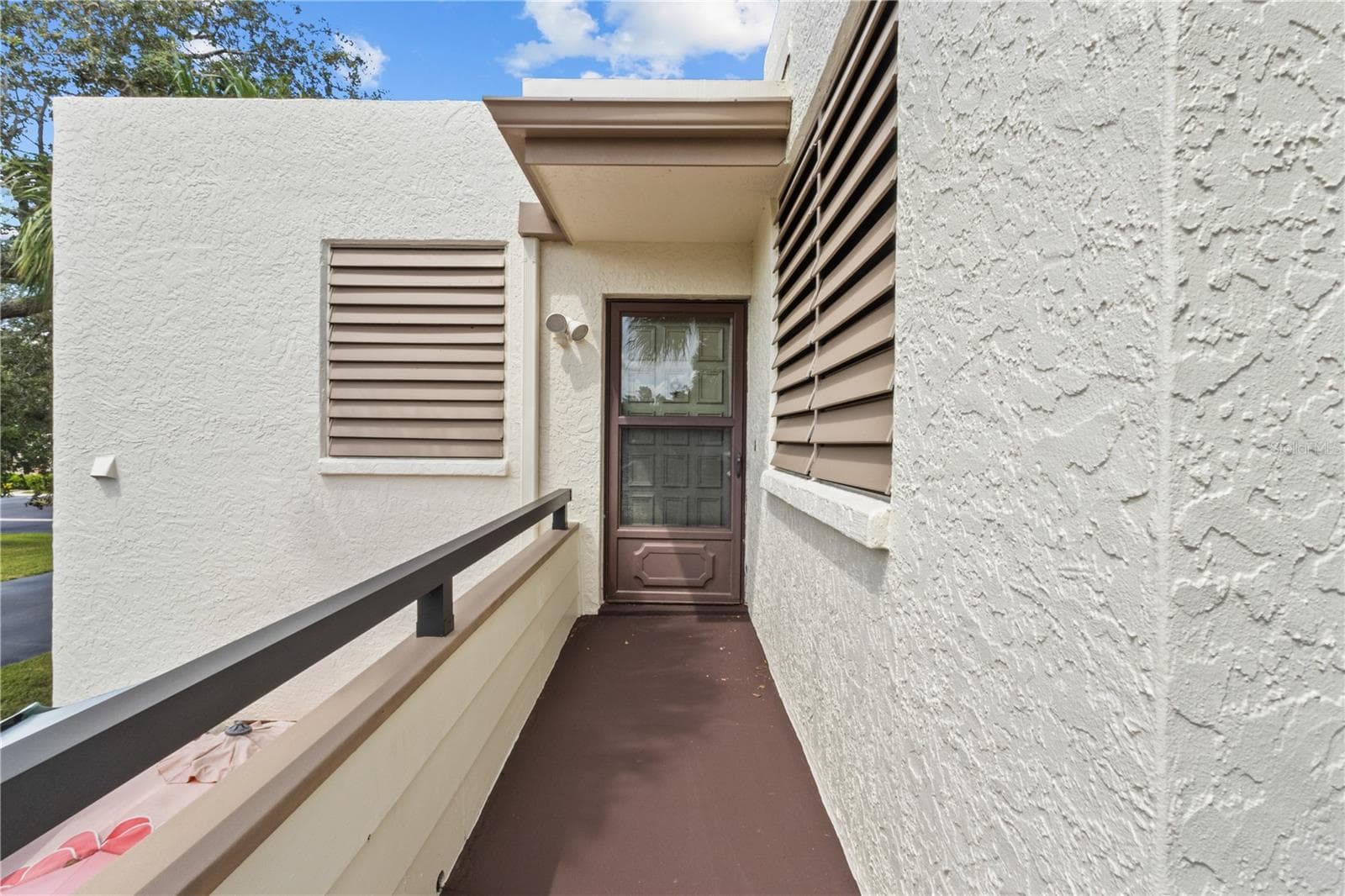 Front Entrance - 521 LAKESIDE DR, BRADENTON
