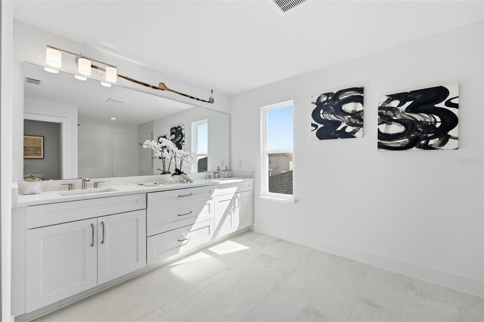 Stunning primary suite bathroom - 1527 RIDGEBACK LN, APOPKA