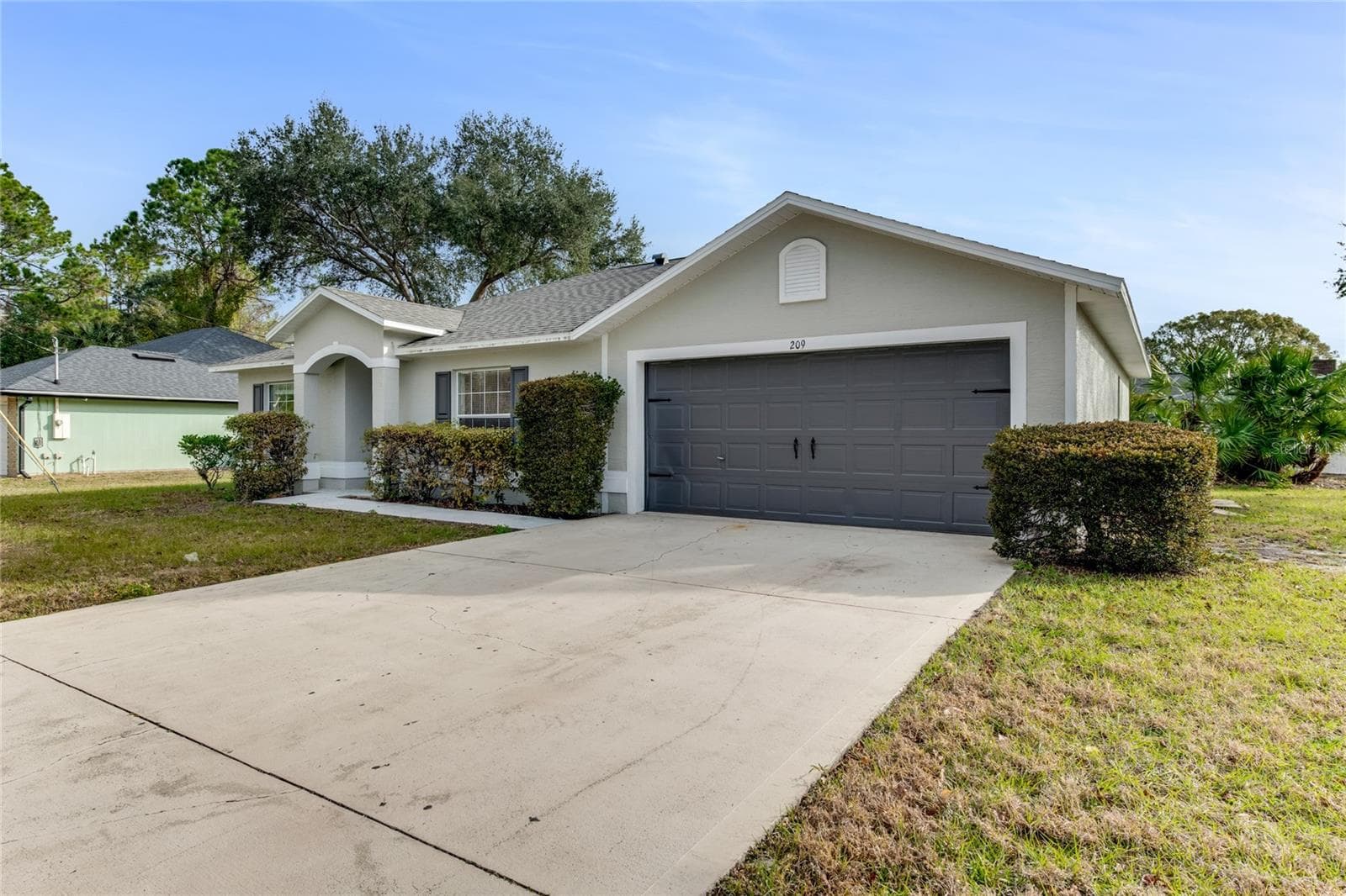 Single Family Residence at 209 PARKVIEW DR, PALM COAST, photo 2 of 28
