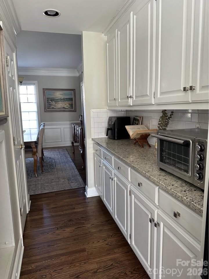 Single Family Residence at 20107 N Cove Road, Cornelius, photo 12 of 46