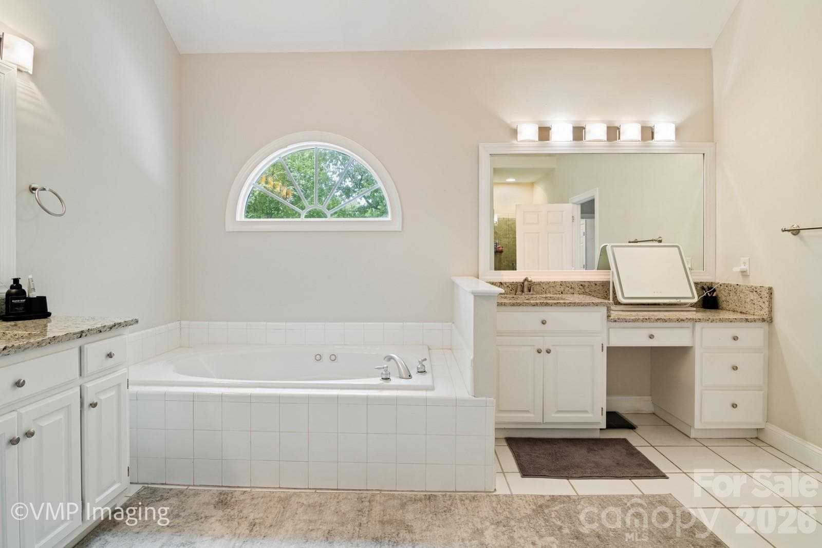 Single Family Residence at 20107 N Cove Road, Cornelius, photo 26 of 46