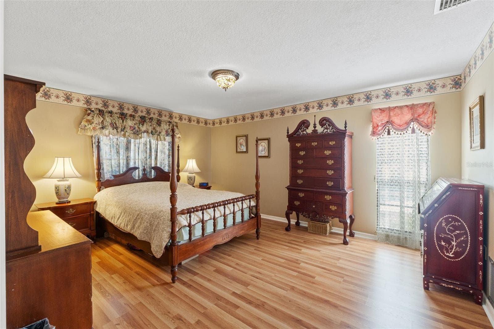 Single Family Residence at 8943 SILVER LAKE DR, LEESBURG, photo 17 of 54