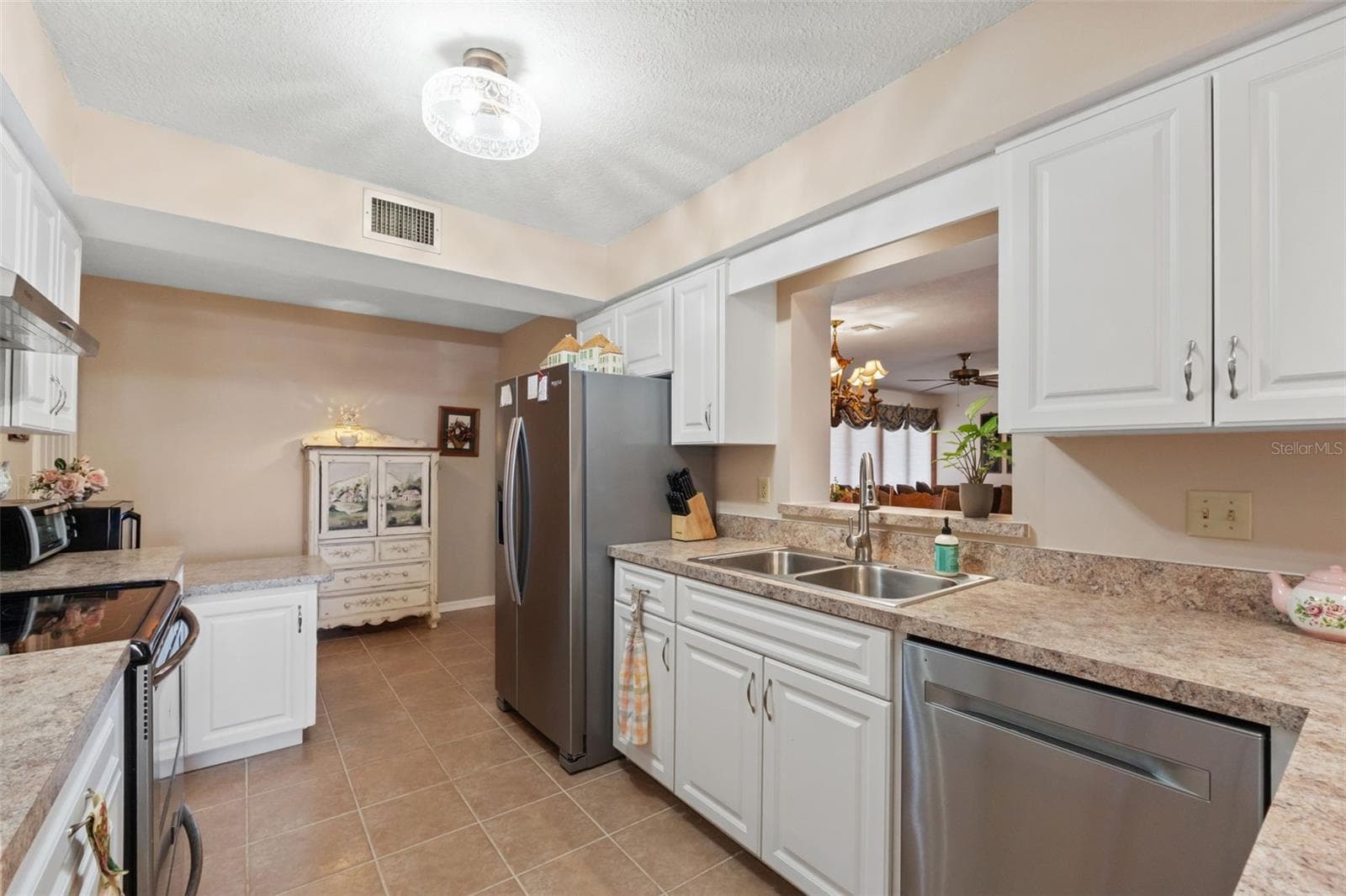 Single Family Residence at 8943 SILVER LAKE DR, LEESBURG, photo 14 of 54