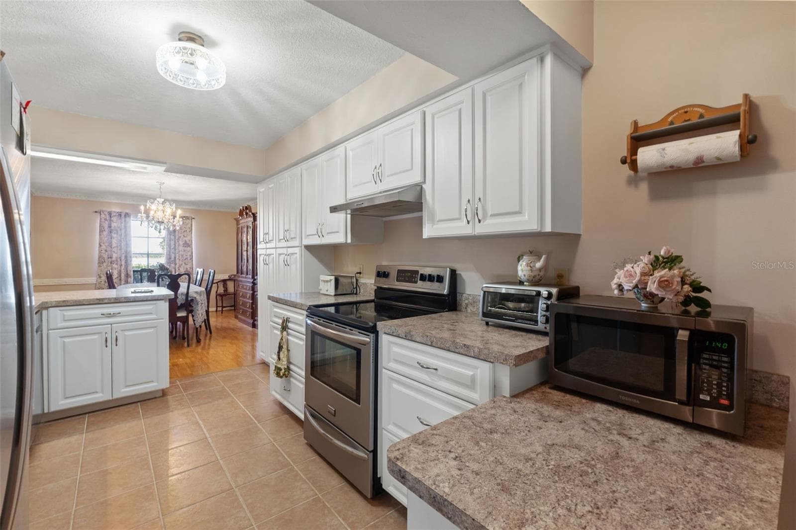 Single Family Residence at 8943 SILVER LAKE DR, LEESBURG, photo 15 of 54