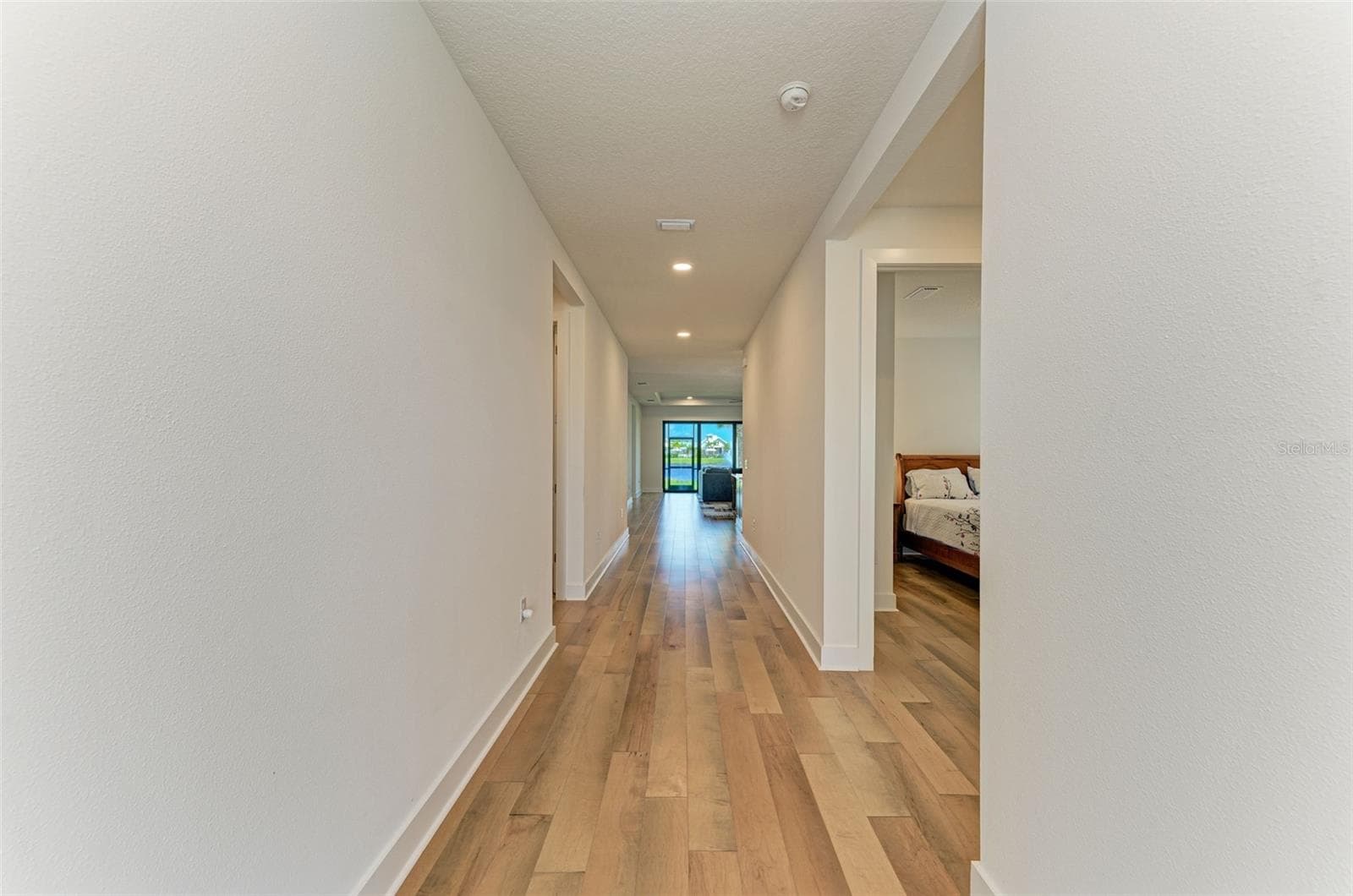 Single Family Residence at 18530 MIDSUMMER PL, VENICE, photo 26 of 102
