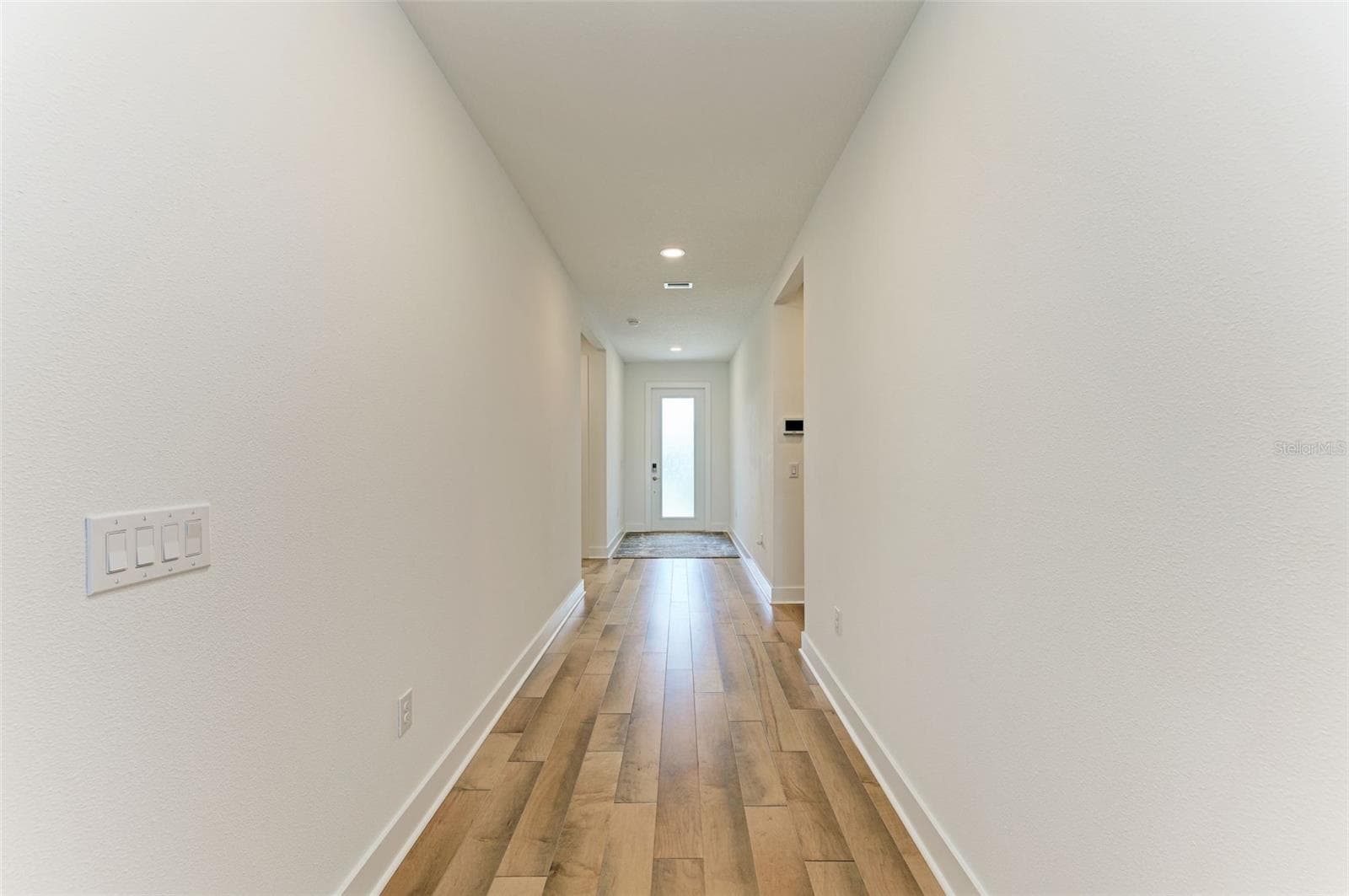 Single Family Residence at 18530 MIDSUMMER PL, VENICE, photo 31 of 102