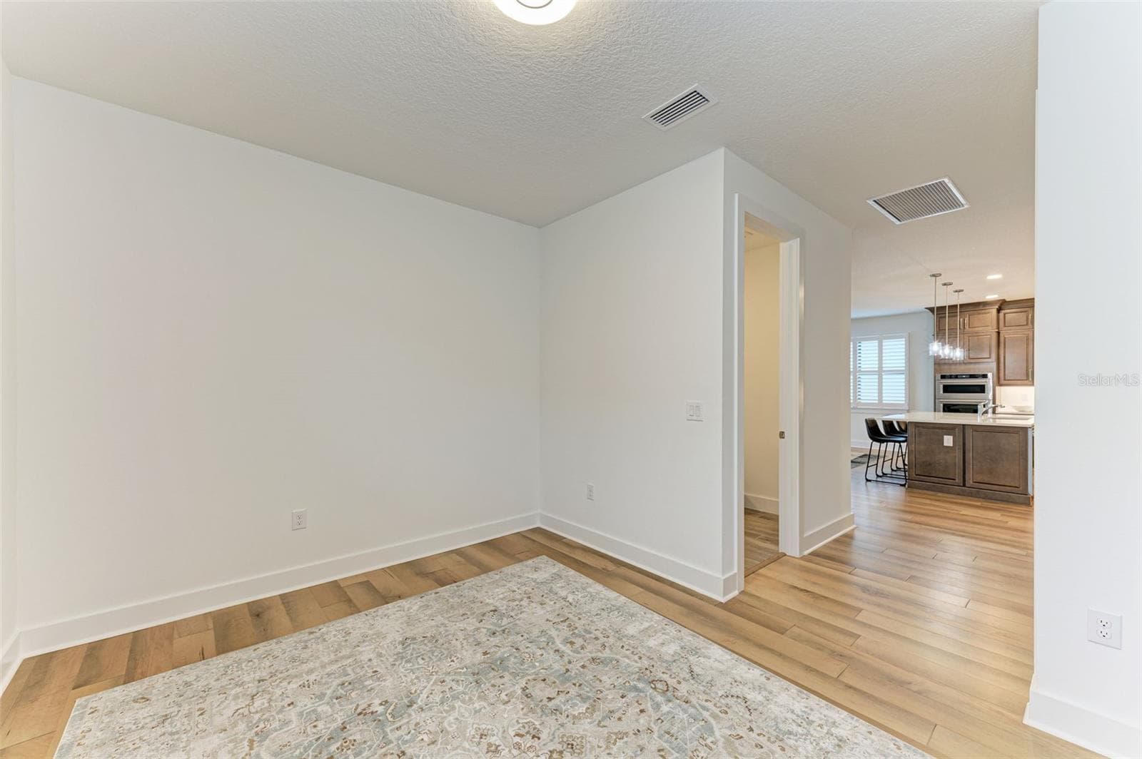 Single Family Residence at 18530 MIDSUMMER PL, VENICE, photo 40 of 102