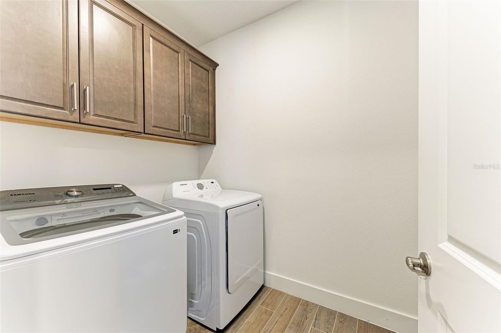 Single Family Residence at 18530 MIDSUMMER PL, VENICE, photo 43 of 102