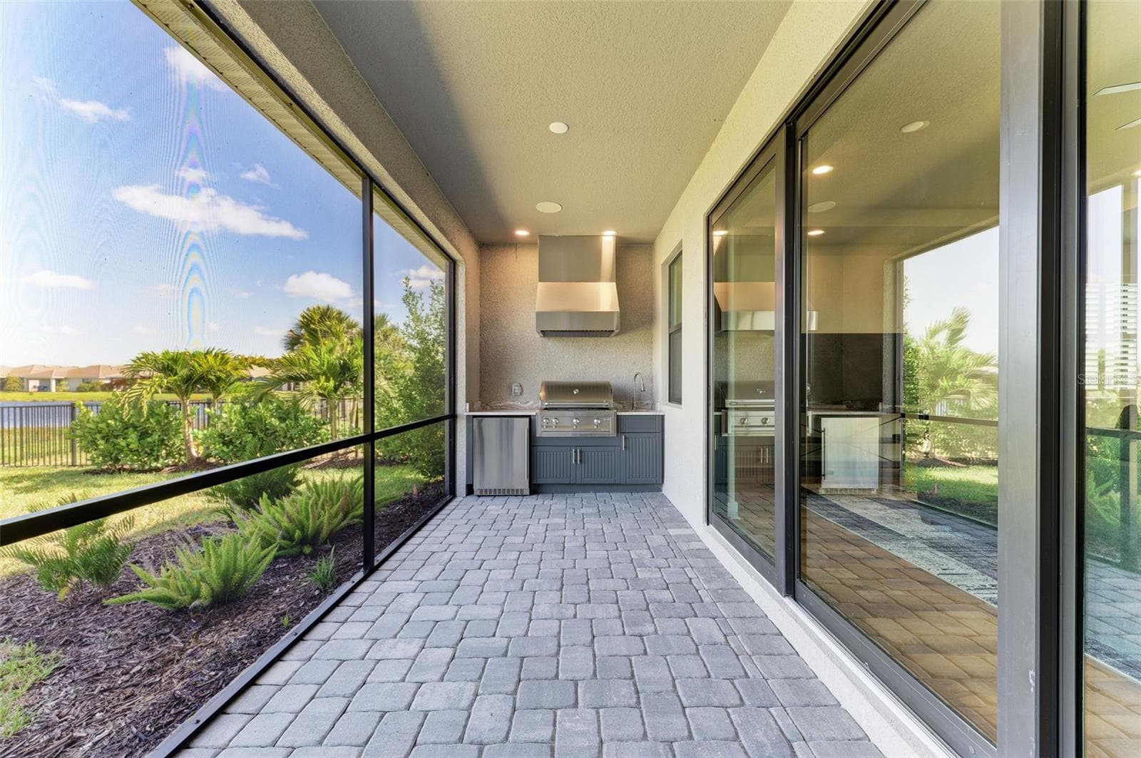 Single Family Residence at 18530 MIDSUMMER PL, VENICE, photo 45 of 102