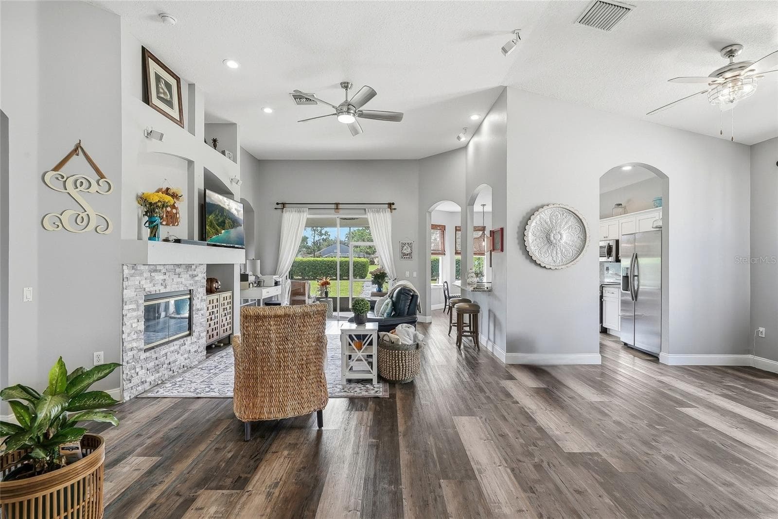 Single Family Residence at 3230 STONEBRIDGE TRL, VALRICO, photo 7 of 73