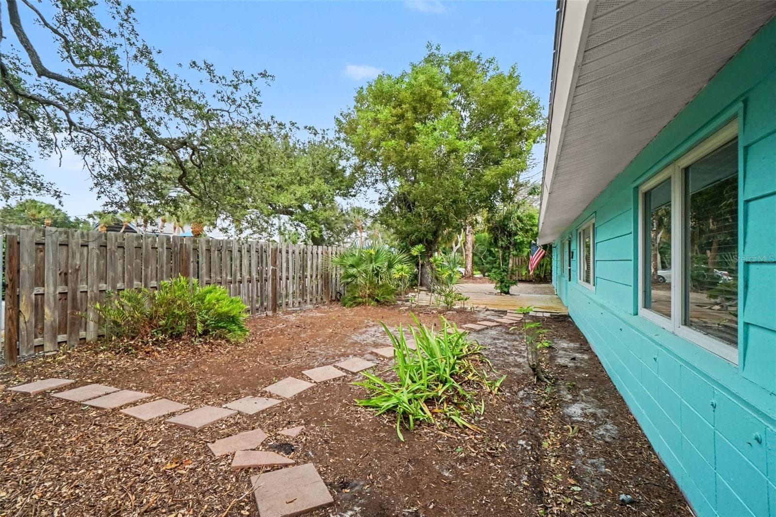 Single Family Residence at 528 RALPH ST, SARASOTA, photo 4 of 61