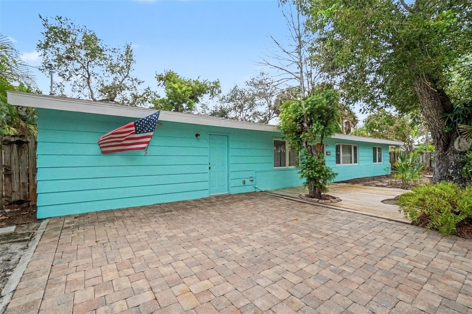 Single Family Residence at 528 RALPH ST, SARASOTA, photo 5 of 61