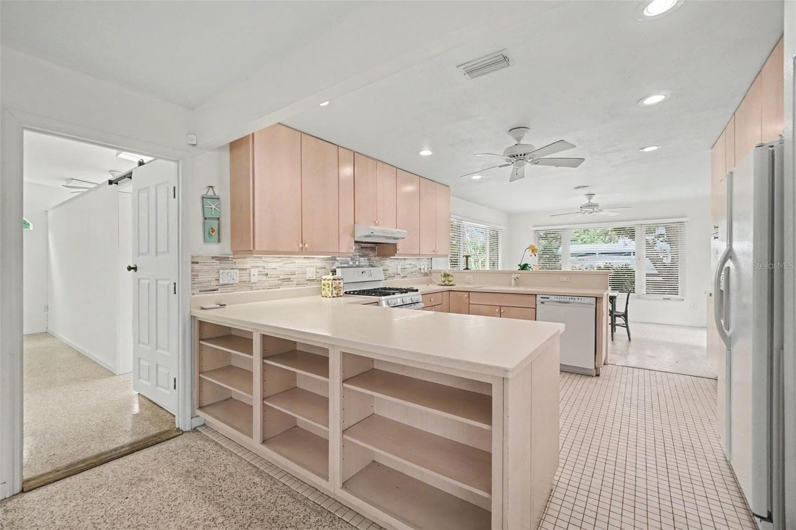 Single Family Residence at 528 RALPH ST, SARASOTA, photo 15 of 61