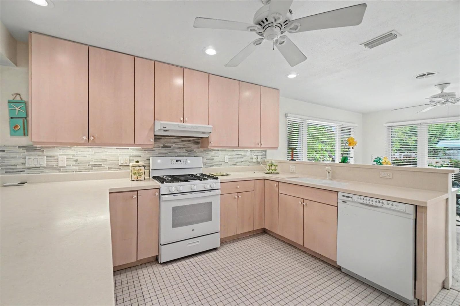 Single Family Residence at 528 RALPH ST, SARASOTA, photo 16 of 61