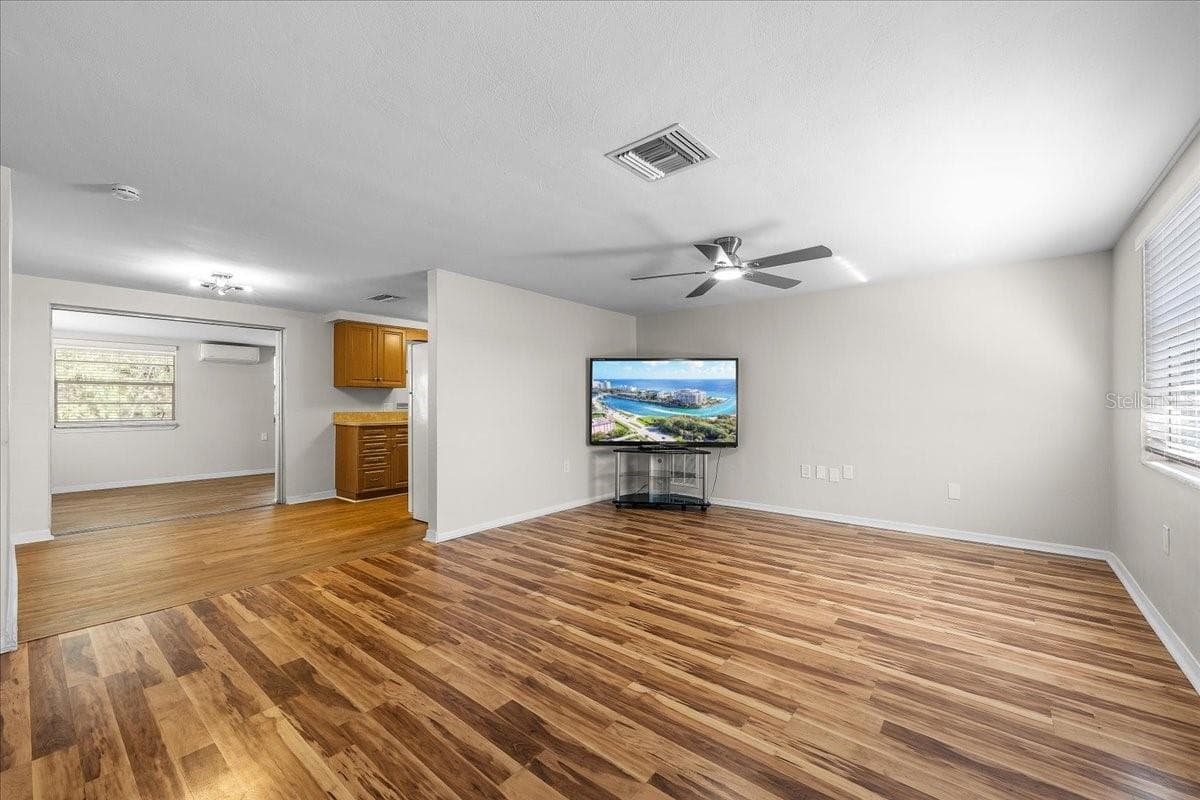 Single Family Residence at 11819 BINGHAM DR, PORT RICHEY, photo 4 of 39