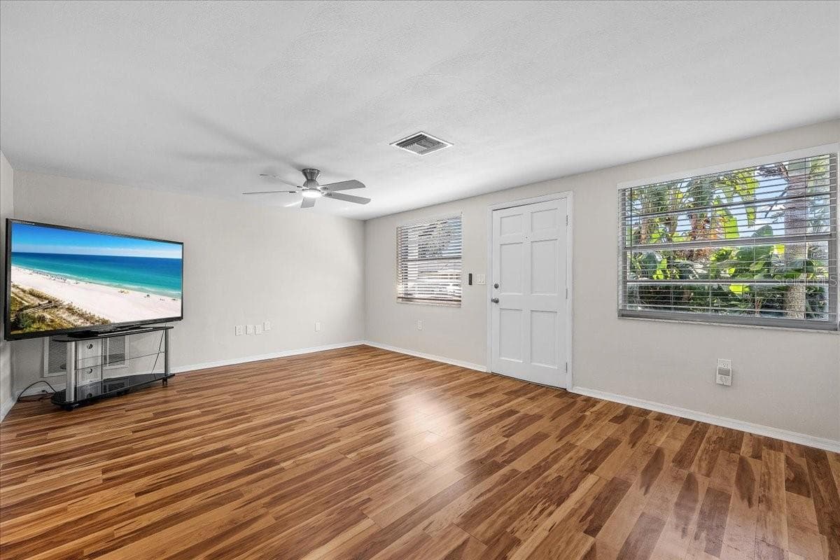 Single Family Residence at 11819 BINGHAM DR, PORT RICHEY, photo 5 of 39