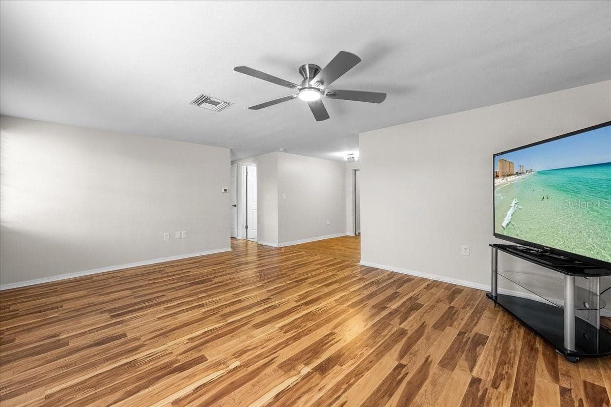 Single Family Residence at 11819 BINGHAM DR, PORT RICHEY, photo 6 of 39