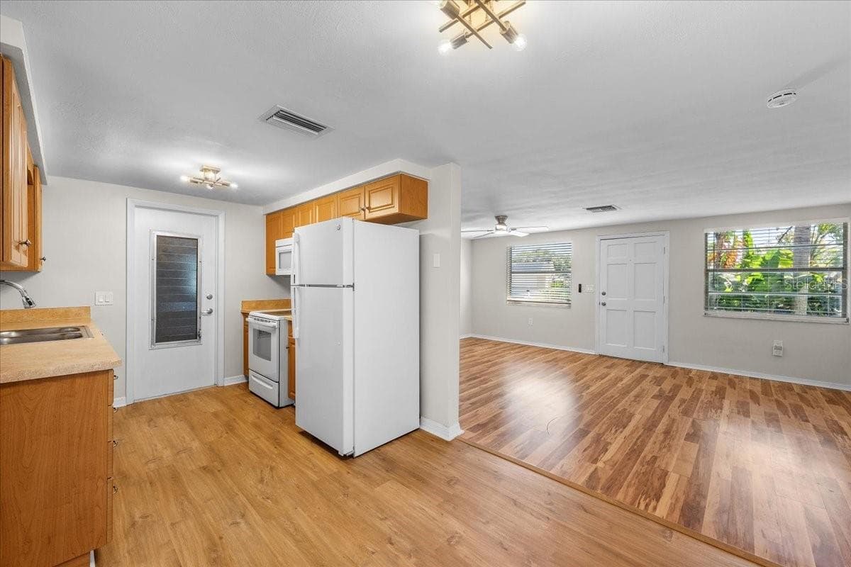 Single Family Residence at 11819 BINGHAM DR, PORT RICHEY, photo 21 of 39