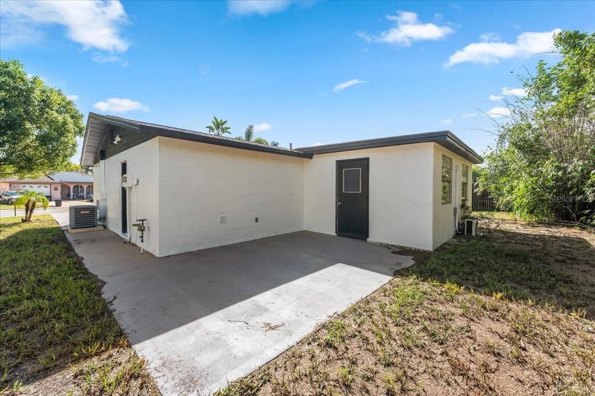 Single Family Residence at 11819 BINGHAM DR, PORT RICHEY, photo 36 of 39