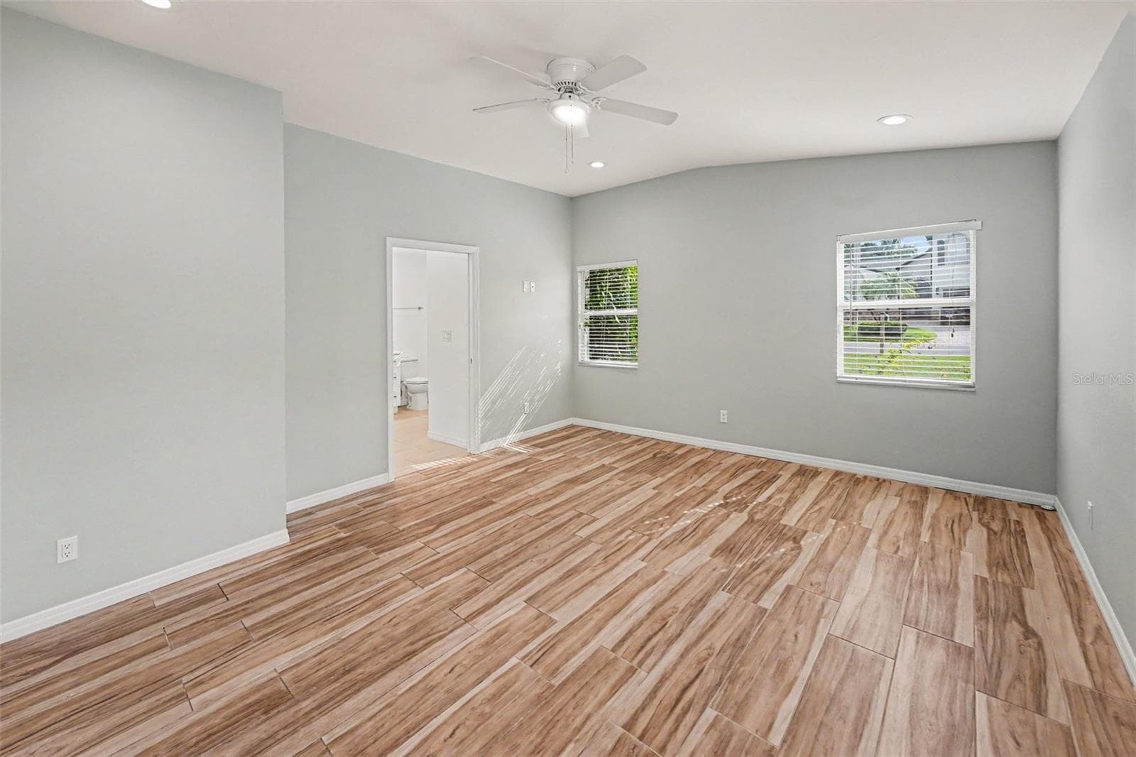 Single Family Residence at 3936 E EDEN ROC CIR #1, TAMPA, photo 14 of 31