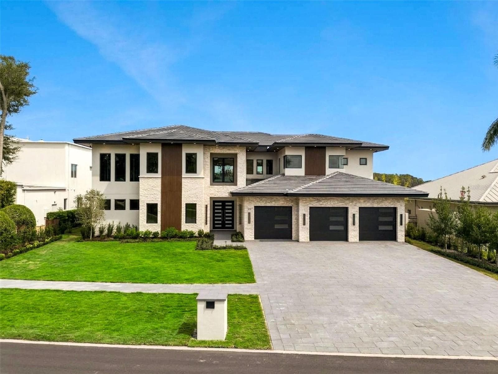 On a lakefront lot - 9117 BAY POINT DR, ORLANDO