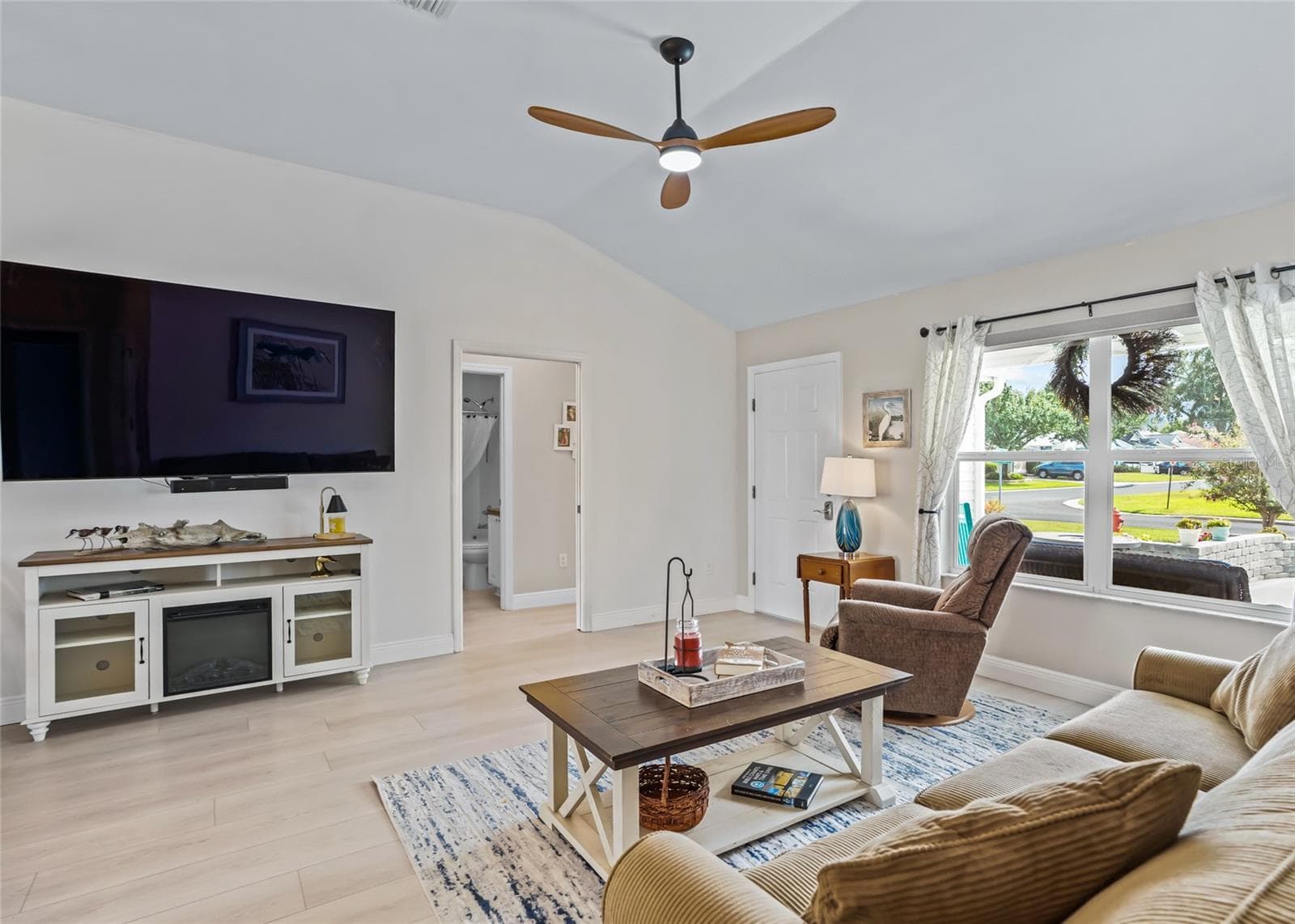 Single Family Residence at 3001 GLENWOOD PL, THE VILLAGES, photo 6 of 44