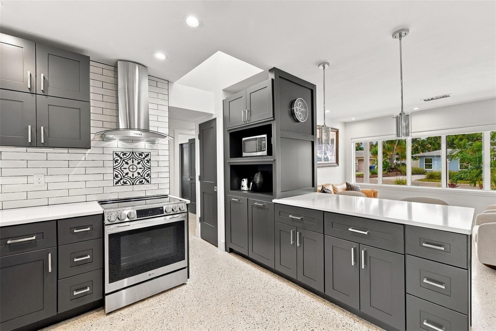 Single Family Residence at 2440 S SHORE DR SE, ST PETERSBURG, photo 10 of 75