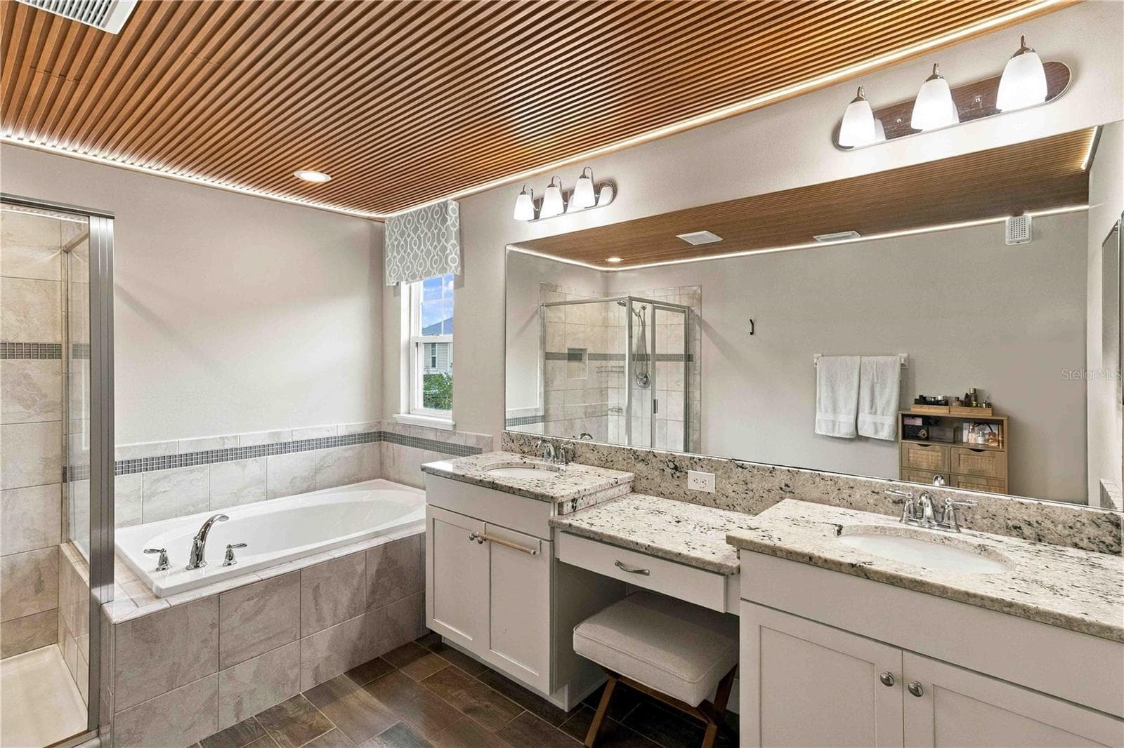 Townhouse at 2117 LAKE WATERS PL, LUTZ, photo 17 of 59